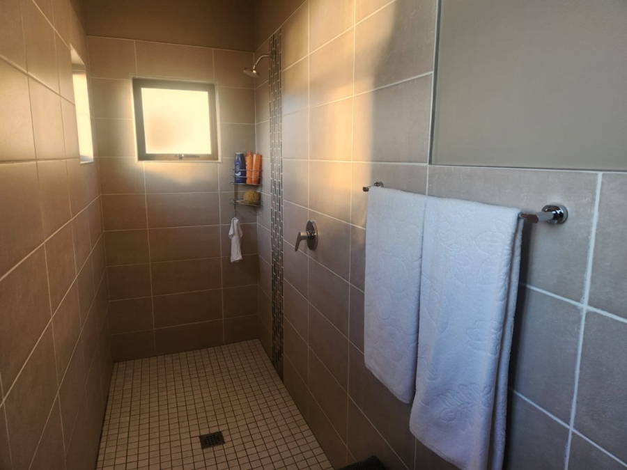 To Let 4 Bedroom Property for Rent in Ifafi North West